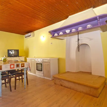 House Angela 1585