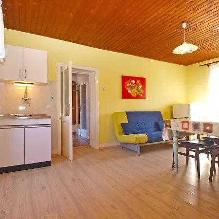 House Angela 1585 Tatil Evi Rakalj